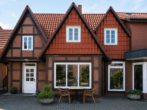 Frontansicht außen - ***Reihenmittelhaus am Gänsemarkt in Diepholz – 2-Zimmer-Wohnung mit Keller***