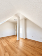 Wohnzimmer - ***Erstbezug nach Sanierung! Moderne 3-Zimmer-Dachgeschosswohnung mit Carport & Außenbereich***