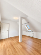 Wohnzimmer - ***Erstbezug nach Sanierung! Moderne 3-Zimmer-Dachgeschosswohnung mit Carport & Außenbereich***