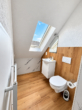 Helles modernes Dachbad mit Oberlicht - ***Erstbezug nach Sanierung! Moderne 3-Zimmer-Dachgeschosswohnung mit Carport & Außenbereich***